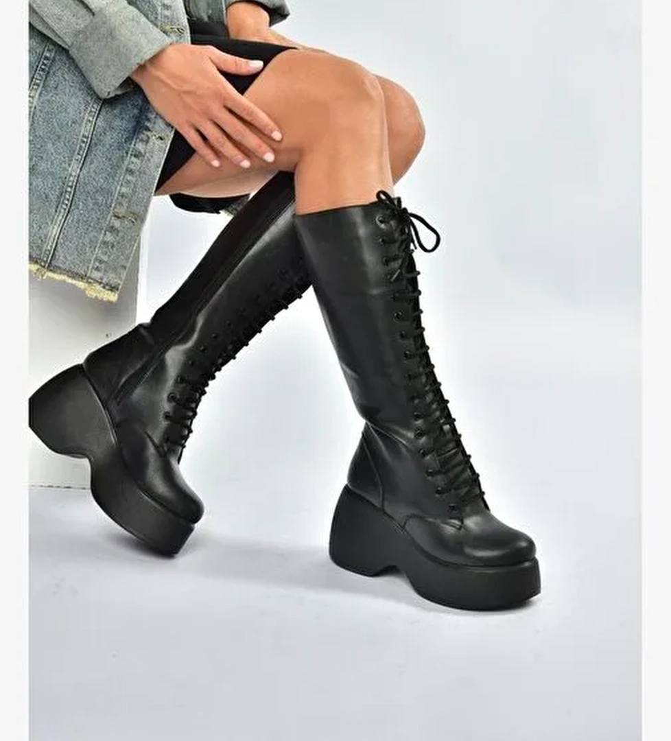 V965307009 Siyah Dolgu Tabanlı Kadın Postal Çizme - Görsel 1