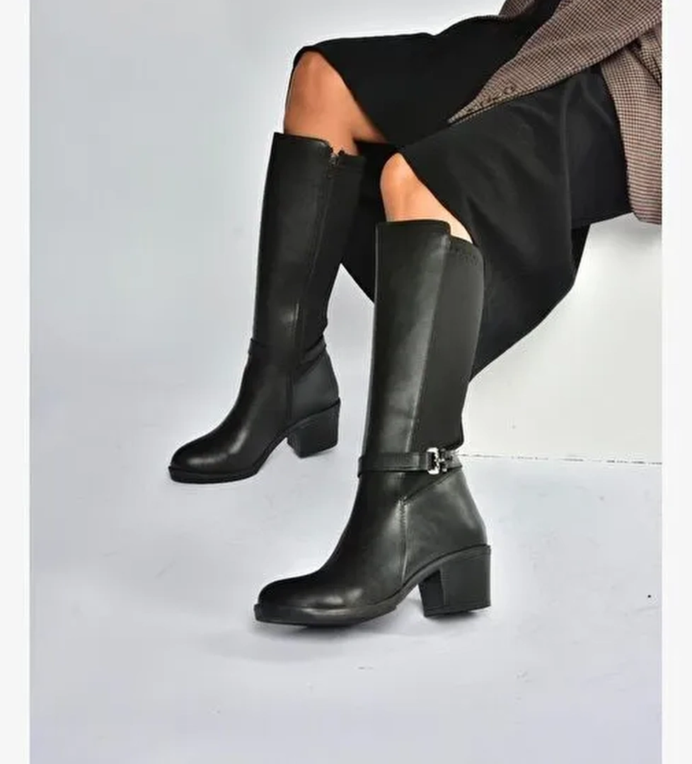 V965030509 Siyah Kalın Topuklu Arkası Lastik Detaylı Kadın Çizme - Görsel 1