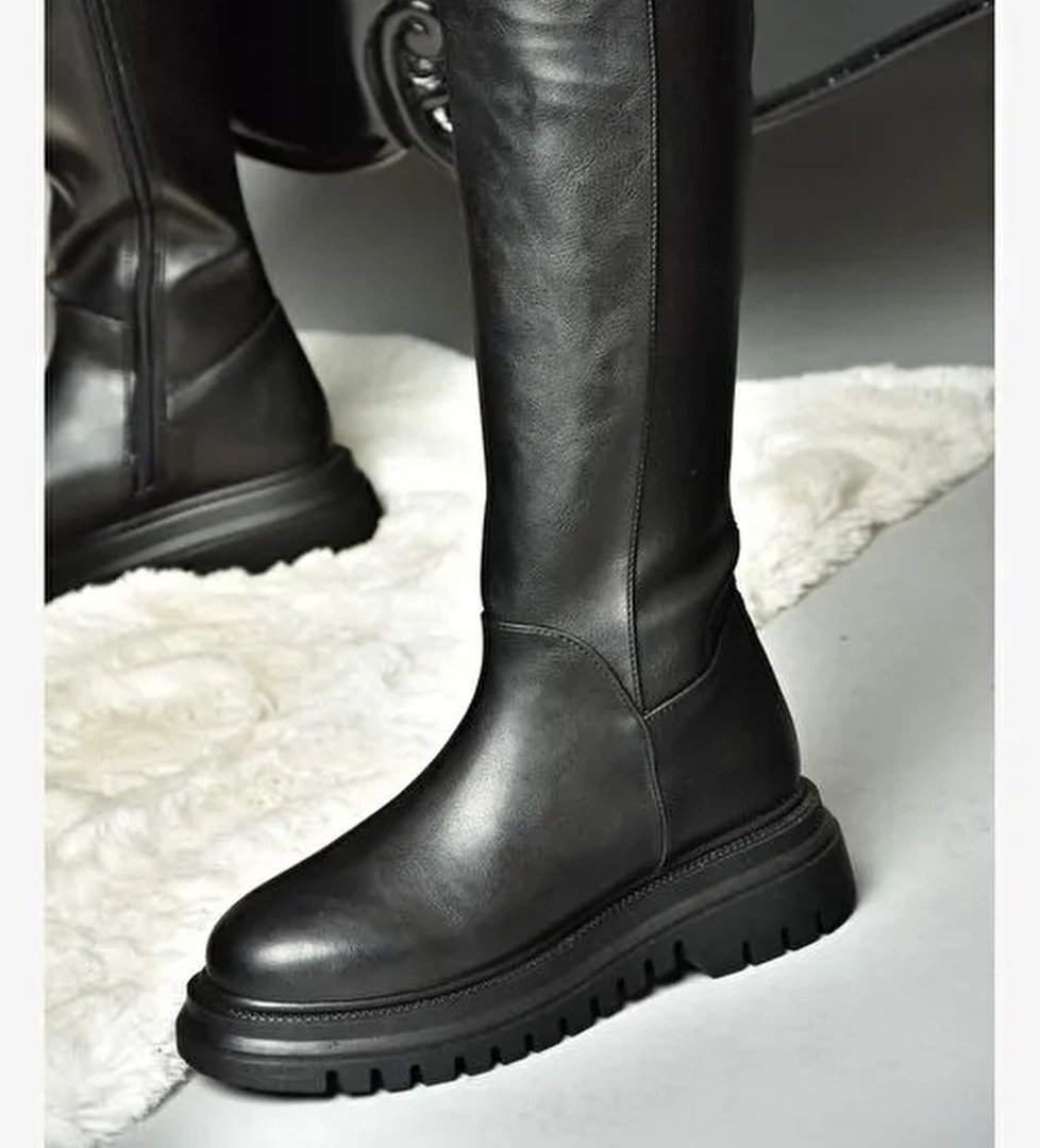 R312401309 Siyah Kalın Tabanlı Kadın Çizme - Görsel 1