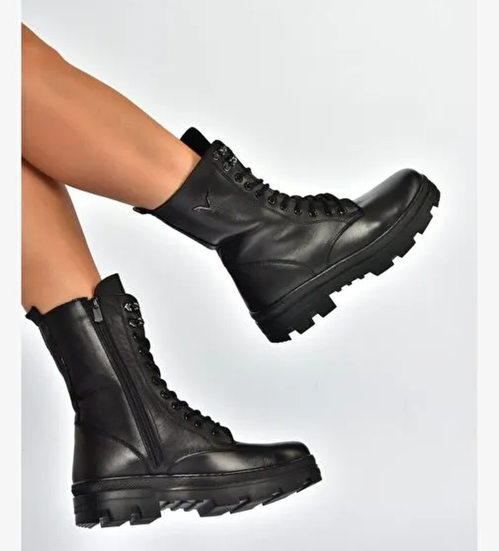 V999049103 Siyah Hakiki Deri Kadın Postal Bot - Görsel 1