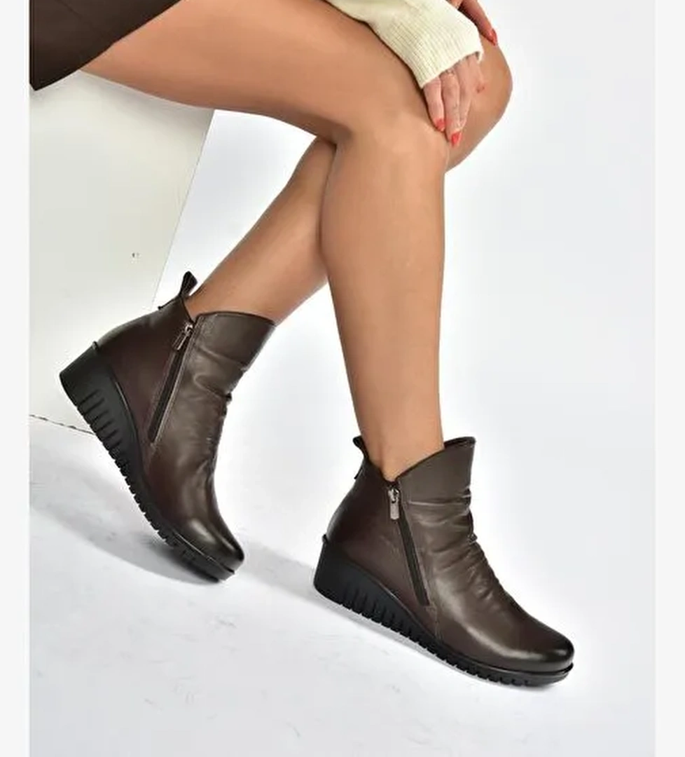 V324200303 Kahverengi Hakiki Deri Dolgu Tabanlı Kadın Bot - Görsel 1