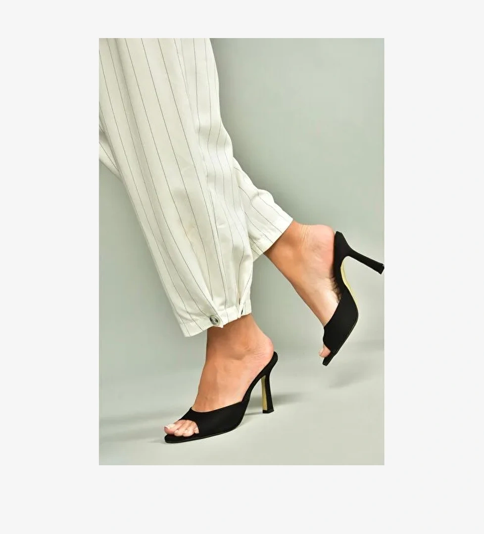 U997062804 Siyah Kumaş İnce Topuklu Kadın Terlik - Görsel 1