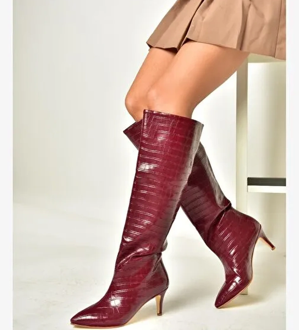 N749204011 Bordo Kroko Baskı Alçak Topuklu Kadın Çizme - Görsel 1
