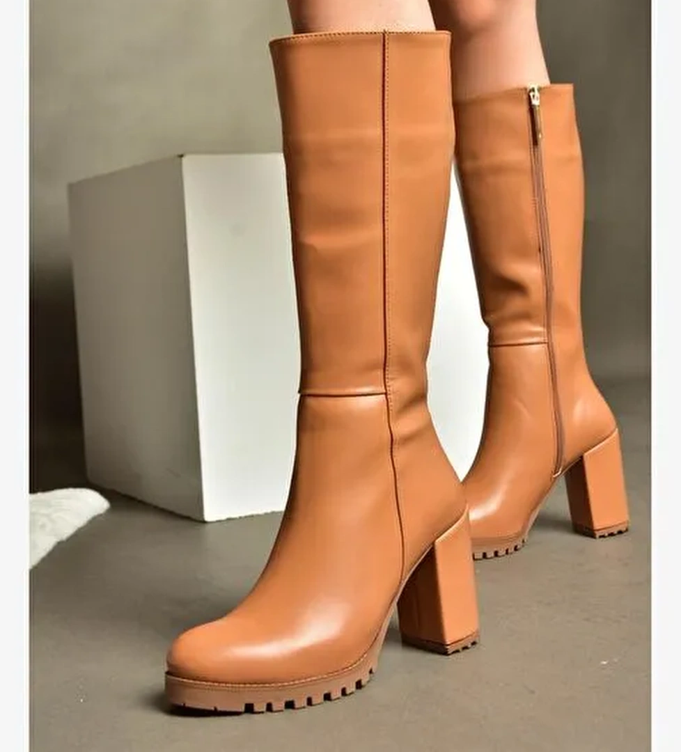 R518911409 Taba Kalın Topuklu Kadın Çizme - Görsel 1