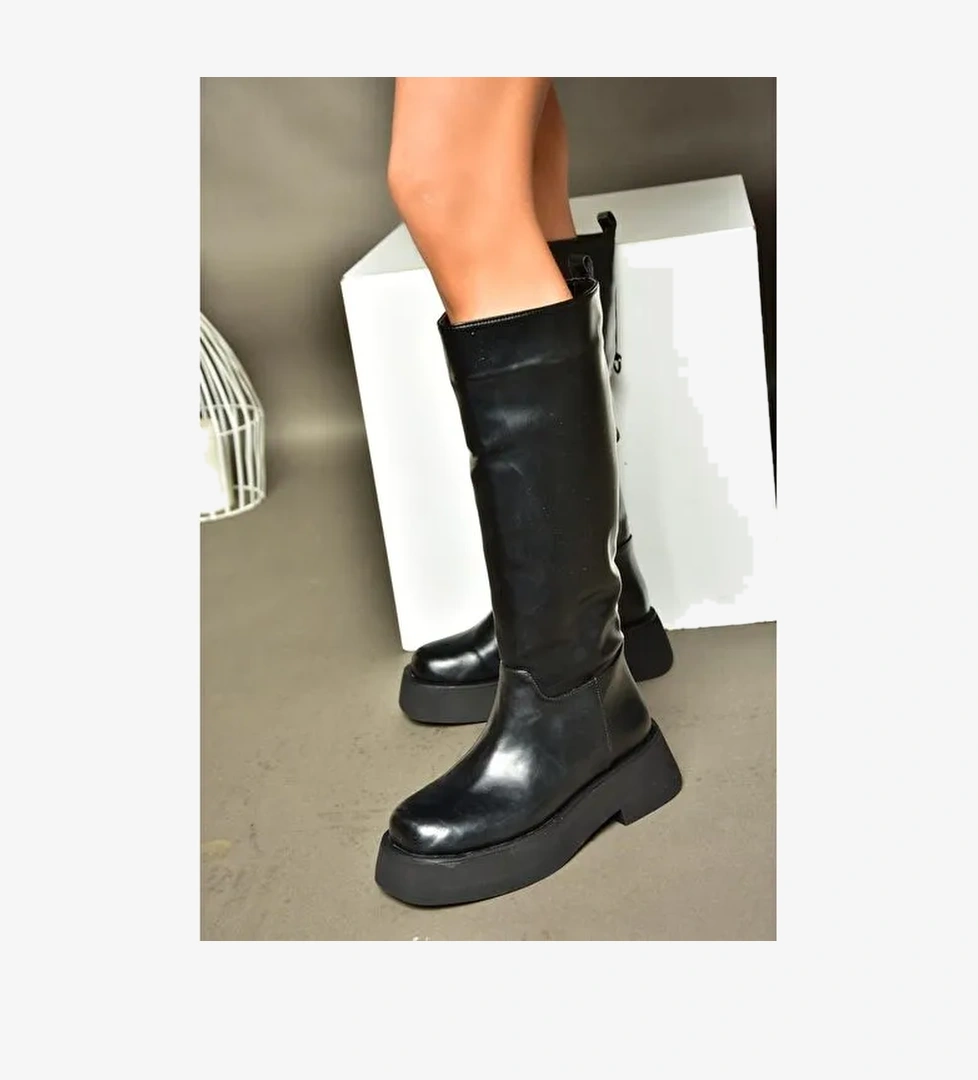 R610067009 Siyah Kalın Tabanlı Çizme - Görsel 1