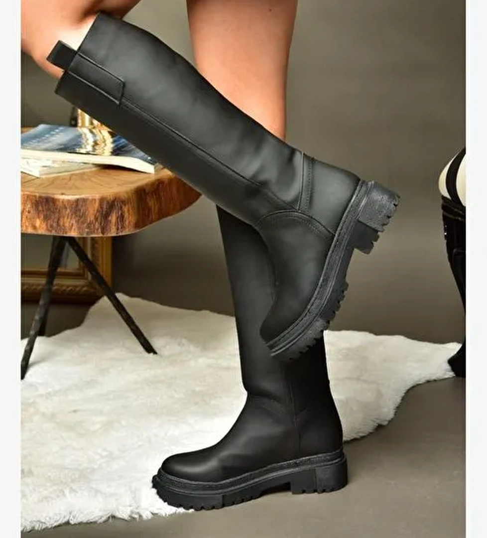 R973201109 Siyah Kalın Tabanlı Kadın Çizme - Görsel 1