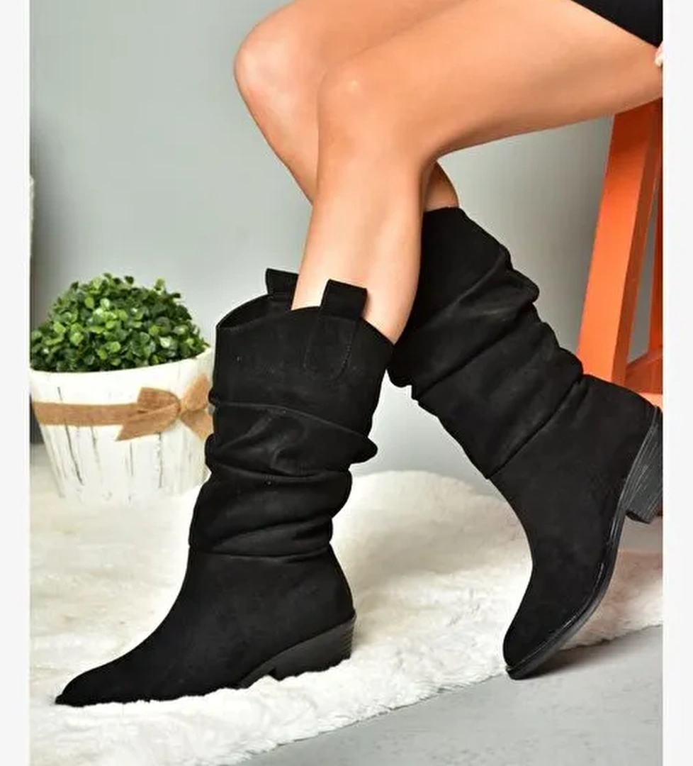 R280080502 Siyah Süet Alçak Topuklu Büzgülü Kadın Çizme - Görsel 1