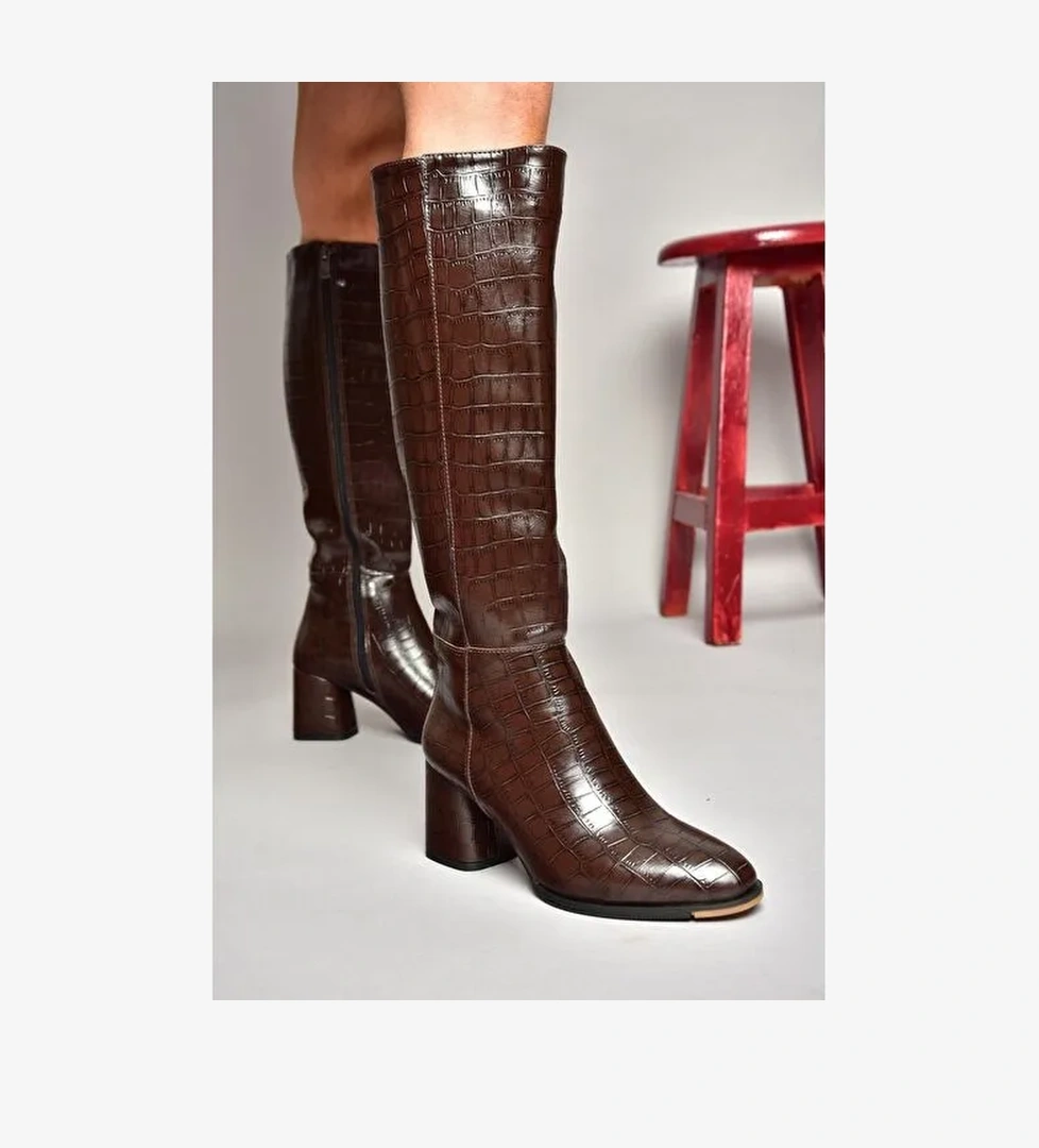 J848300111 Kahverengi Kroko Baskı Kalın Topuklu Kadın Çizme - Görsel 1
