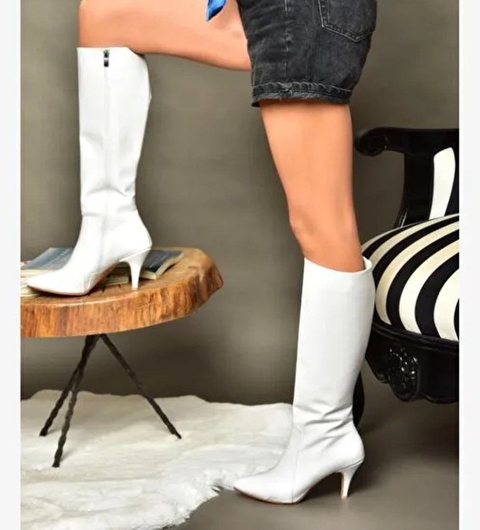 R372453009 Beyaz İnce Topuklu Kadın Çizme - Görsel 1