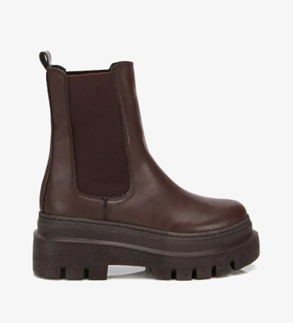 Kadın Kahverengi Lastik Detaylı Kalın Tabanlı Düz Bot 01BOH314880A480 - Görsel 1