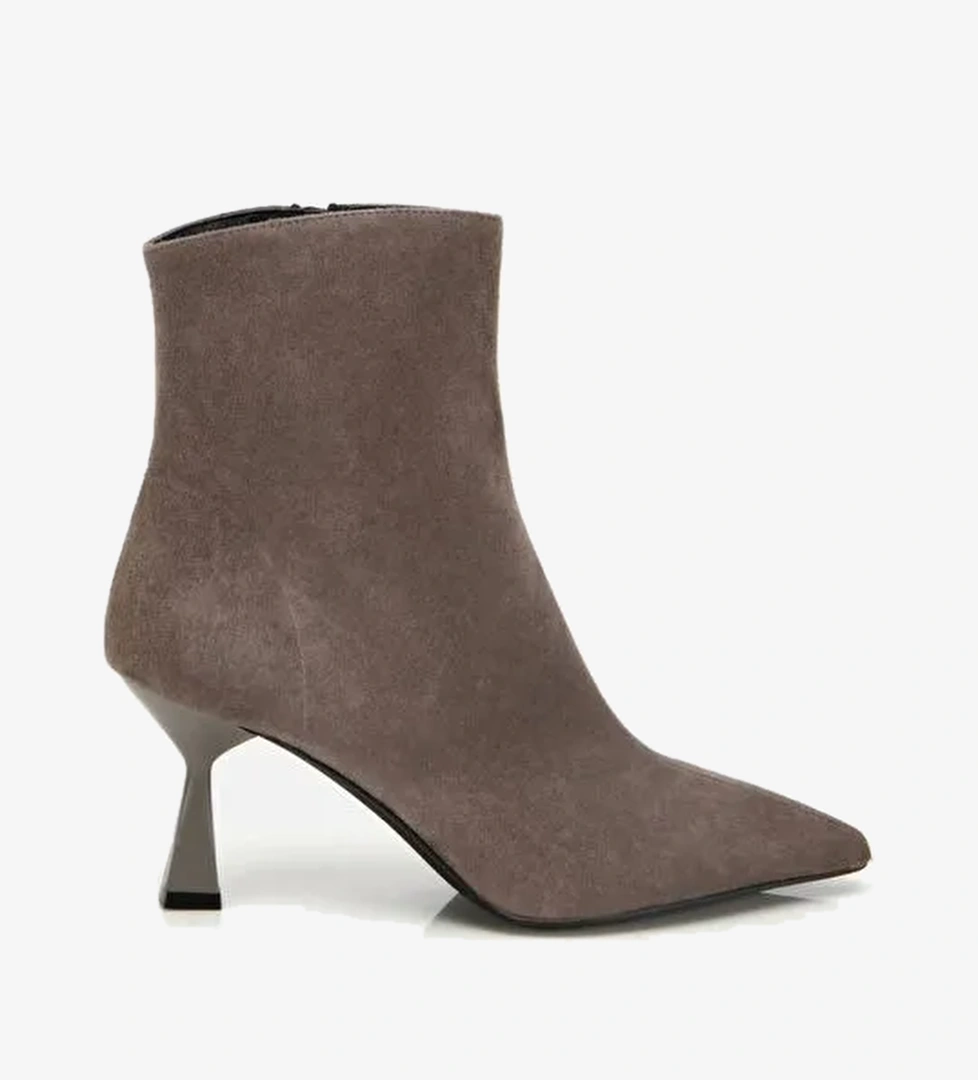 Kadın Süet Deri Vizon Dikiş Detaylı Sivri Kısa Topuklu Bot 01BOH312650A450 - Görsel 1
