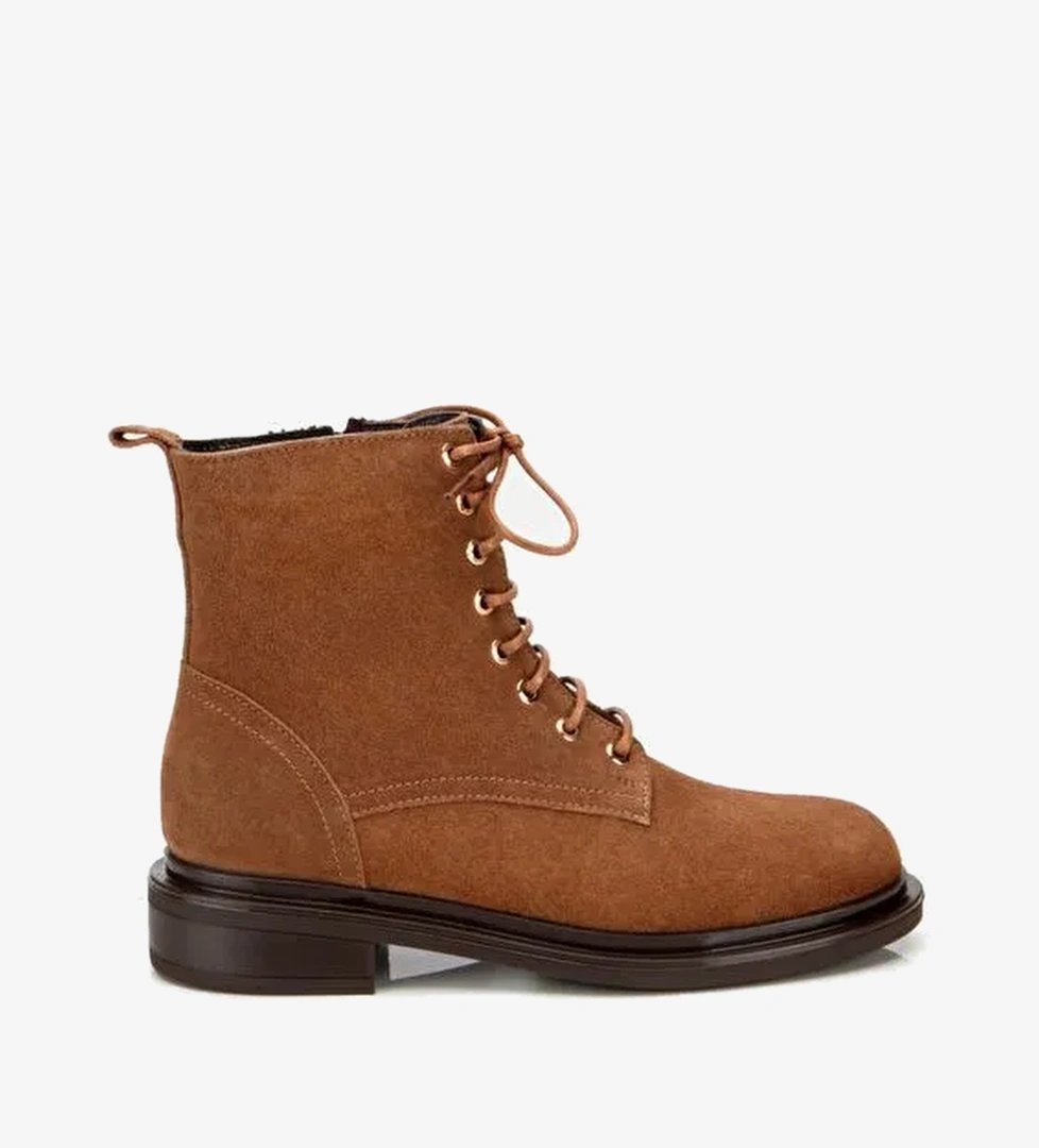 Kadın Süet Deri Taba Bağcık Detaylı Fermuarlı Düz Bot 01BOH313050A340 - Görsel 1