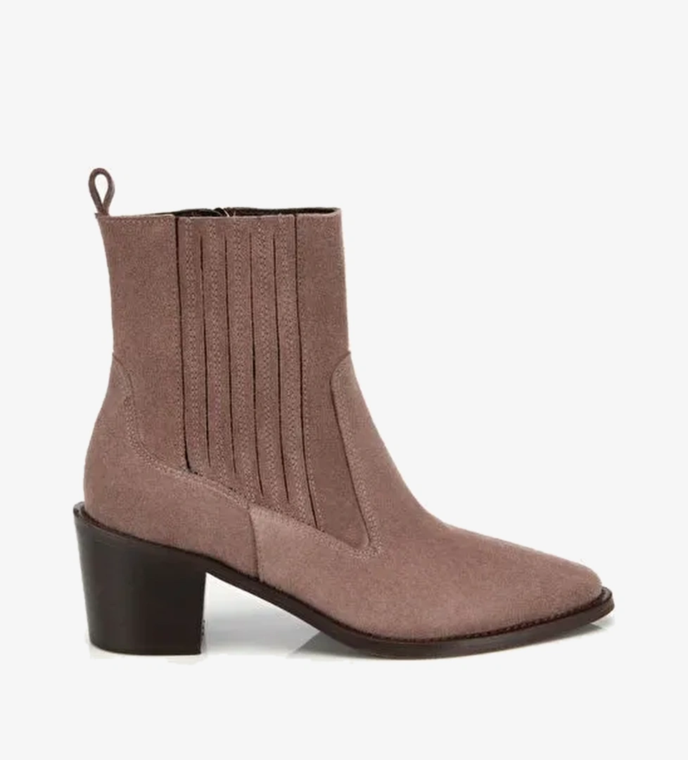 Kadın Süet Deri Vizon Sivri Burunlu Lastik Detaylı Topuklu Bot 01BOH313130A450 - Görsel 1