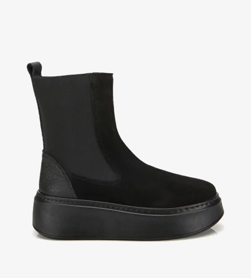 Kadın Süet Deri Siyah Lastik Detaylı Kalın Tabanlı Düz Bot 01BOH317830A100 - Görsel 1