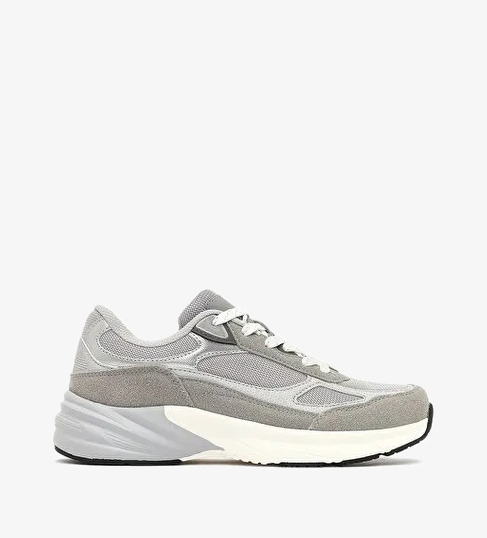 Kadın Gri Bağcıklı Kalın Tabanlı Sneaker 25AFD494014 - Görsel 1