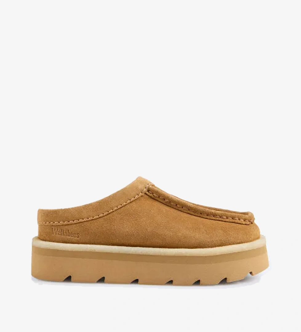 Clarks Clarks Unisex Taba Kadın Süet Terlik Meare Mule Mule. model görseli