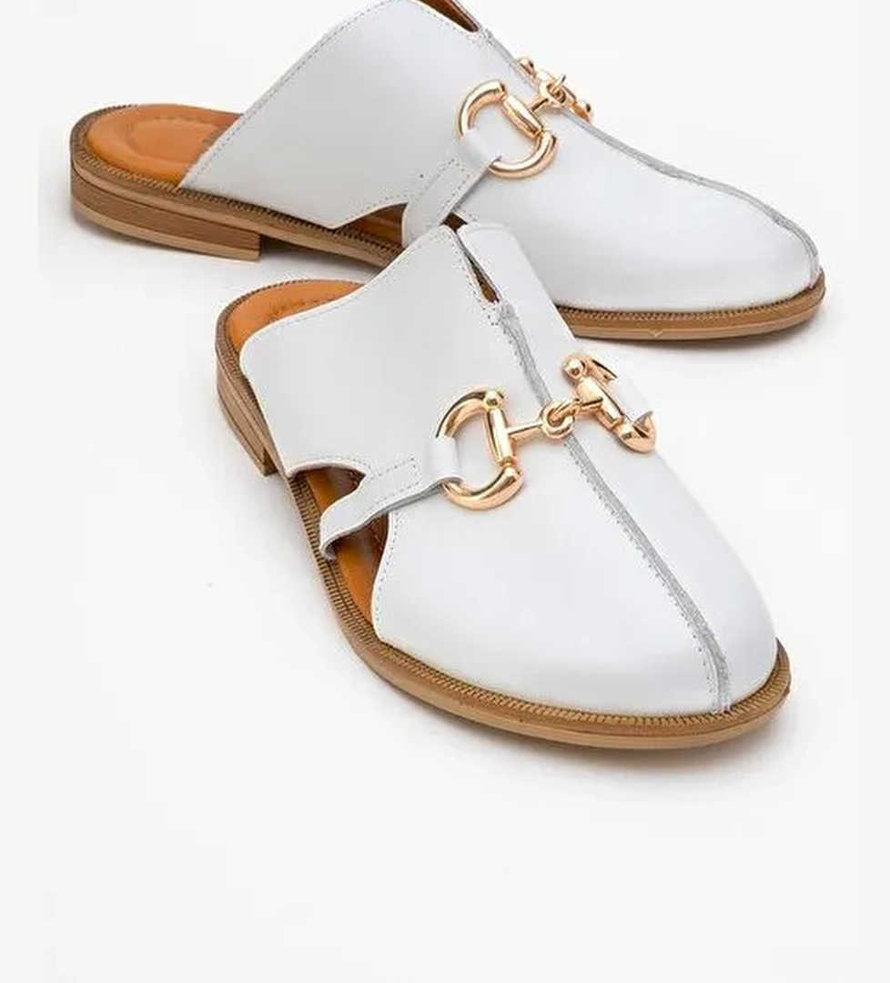 FAVOR Beyaz Cilt Hakiki Deri Tokalı Önü Kapalı Kadın Terlik - Görsel 1