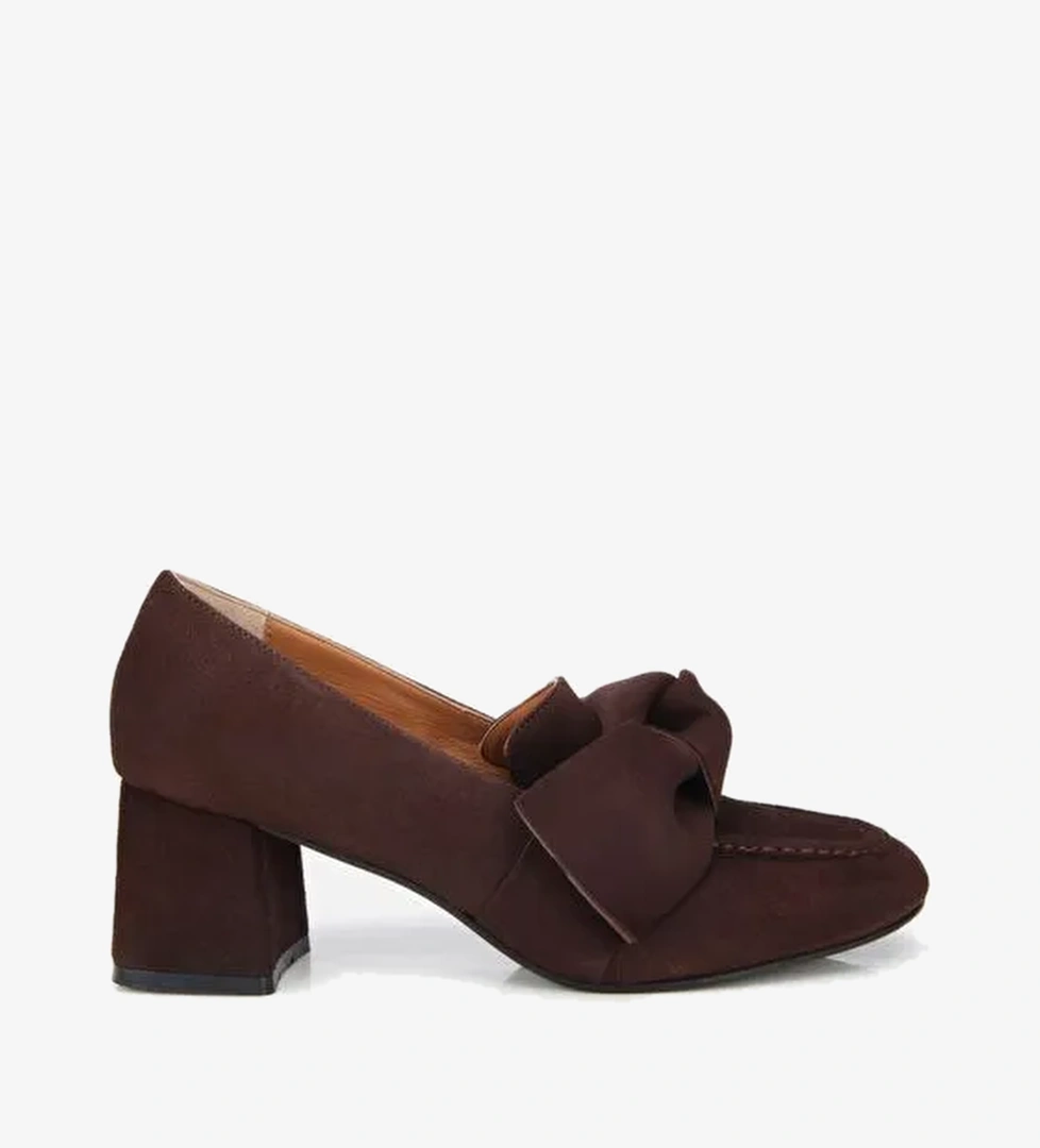 Kadın Süet Kahverengi Fiyonk Detaylı Kalın Topuklu Ayakkabı 01AYH315450A480 - Görsel 1