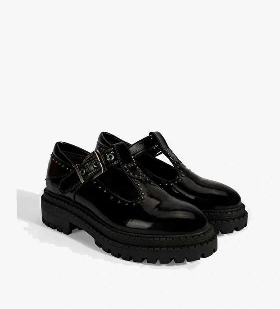 Kadın Siyah Zımba Detaylı T-Bant Rugan Ayakkabı - Görsel 1