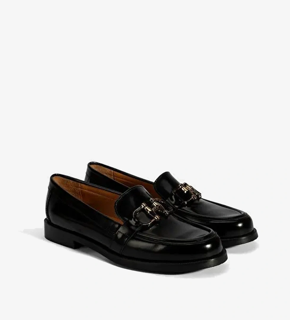 Kadın Siyah Metal Toka Detaylı Deri Loafer - Görsel 1