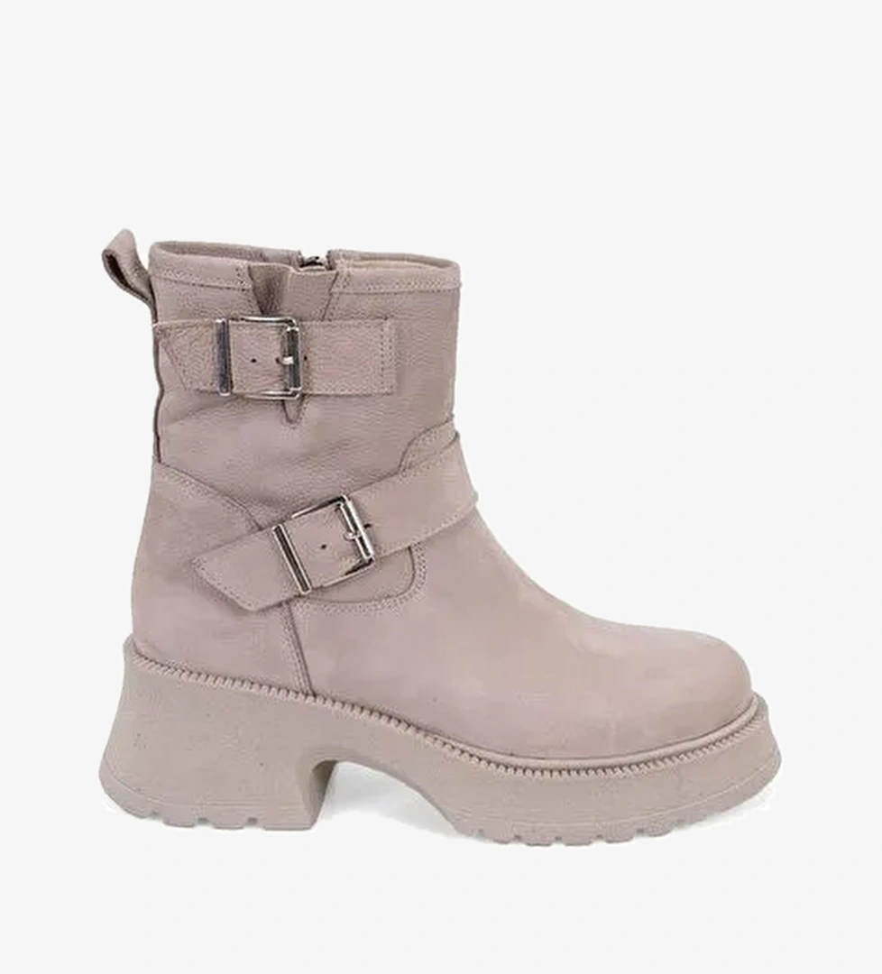 Kadın Bej Kemer Aksesuarlı Topuklu Deri Bot - Görsel 1