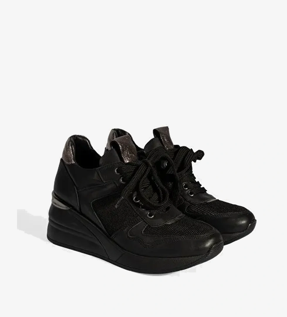 Kadın Siyah Bağcıklı Dolgu Topuklu Spor Ayakkabı - Görsel 1