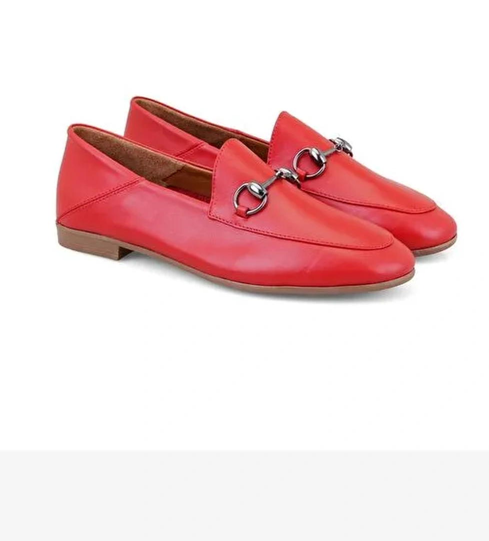 Kadın Kırmızı Toka Aksesuarlı Deri Babet - Görsel 1