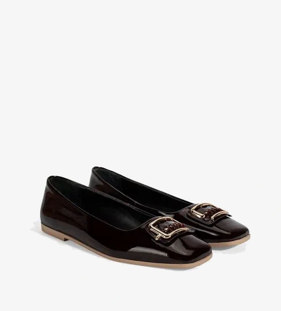 Kadın Bordo Metal Toka Aksesuarlı Rugan Babet - Görsel 1