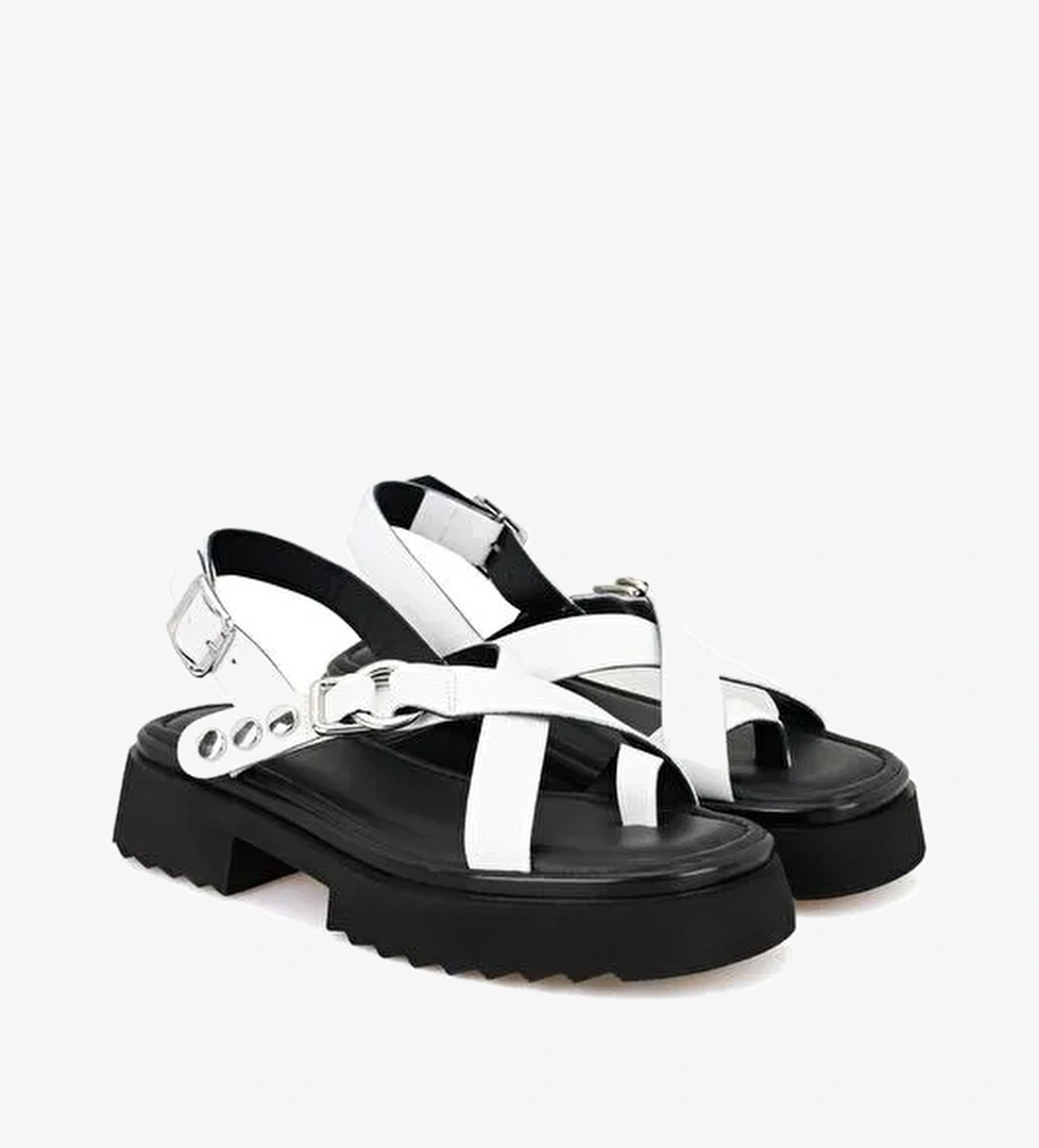 Kadın Beyaz Ayarlanabilir Tokalı Deri Sandalet - Görsel 1