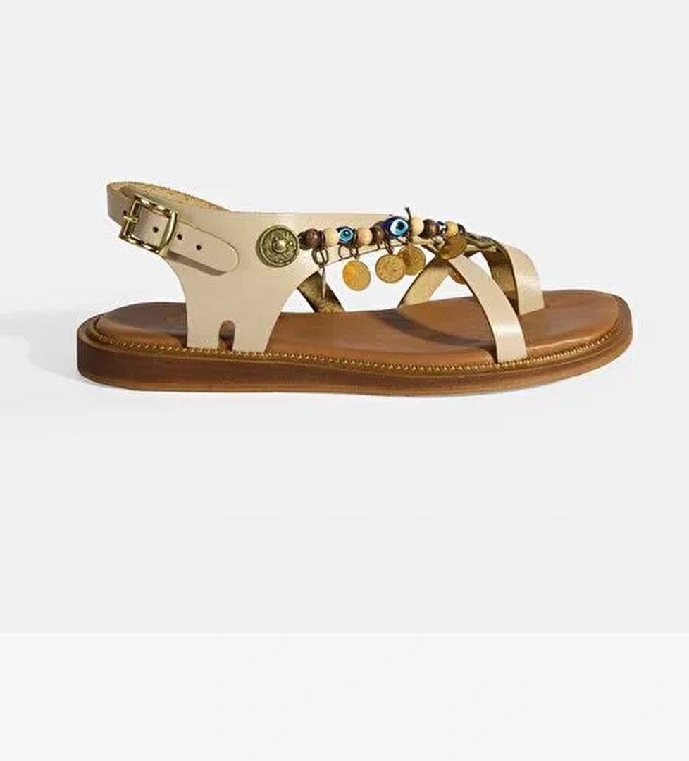 Bej Kadın Toka Detaylı Aksesuarlı Deri Sandalet - Görsel 1