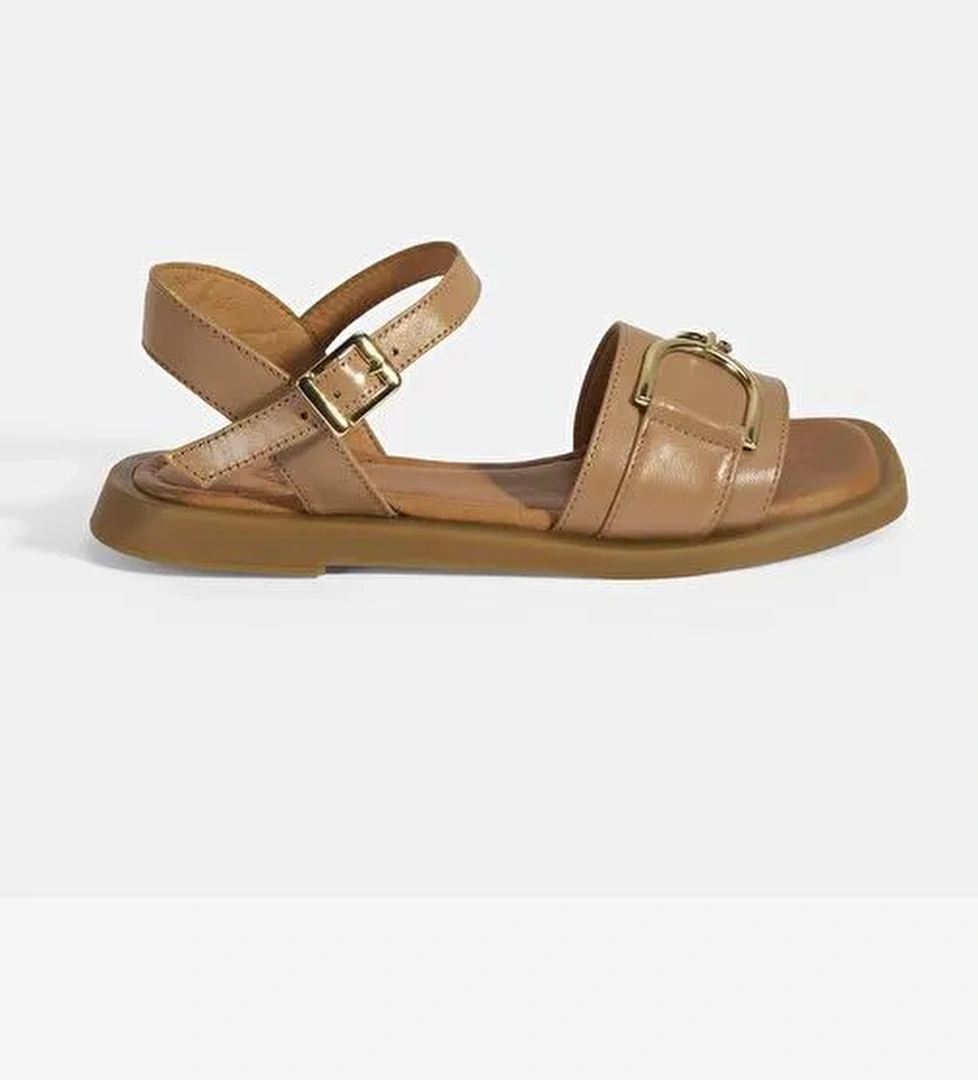 Taba Kadın Metal Aksesuarlı Ayarlanabilir Tokalı Deri Sandalet - Görsel 1