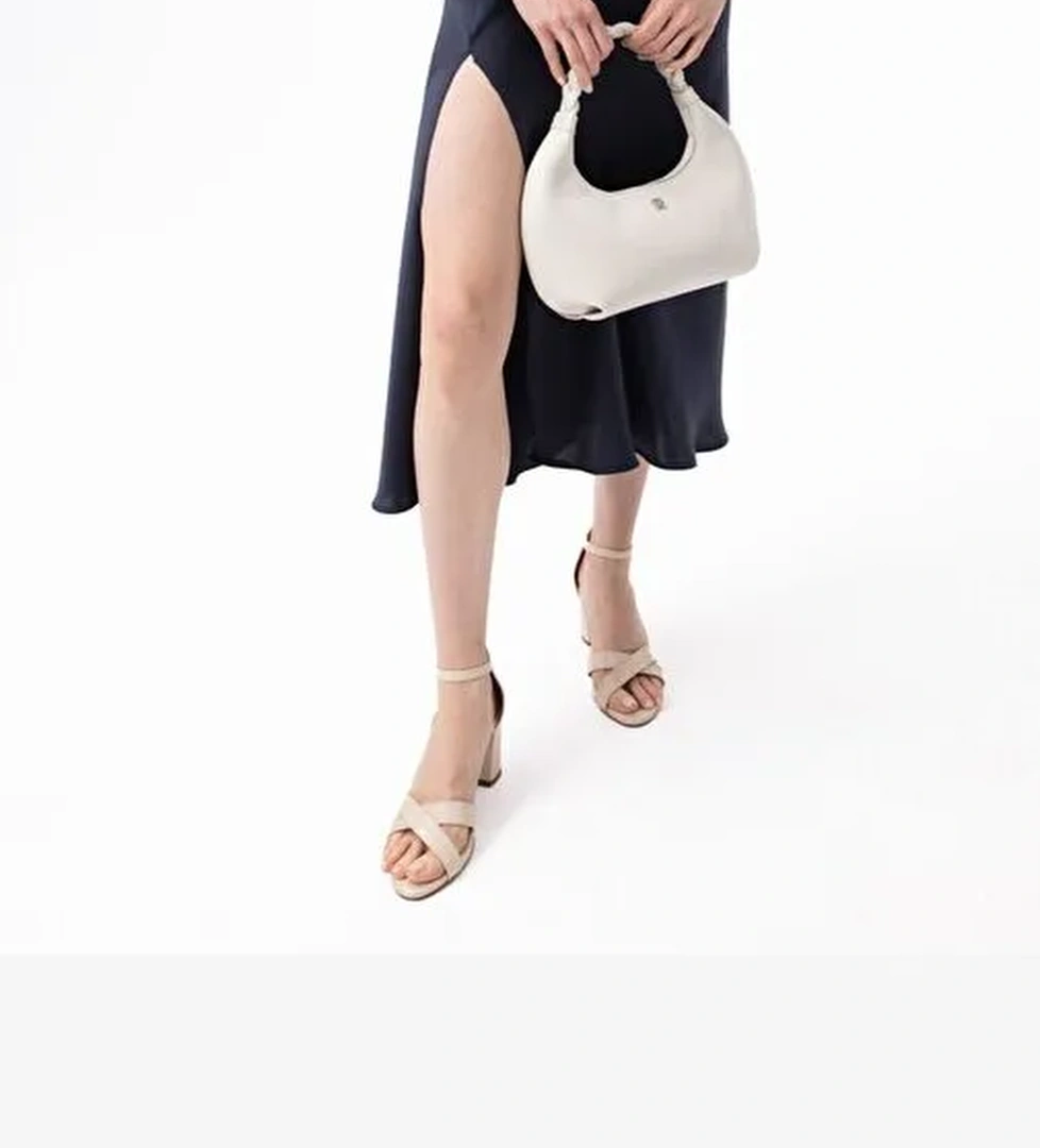 Hillary Bej Kadın Ayarlanabilir Tokalı Topuklu DesaComfort Deri Sandalet - Görsel 1