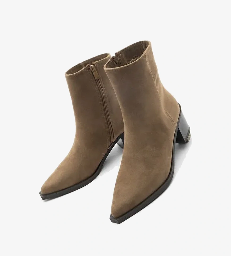 Marjin Marjin Kadın Sivri Burun Dikiş Detaylı Kalın Topuklu Bot Vorsis Taba Süet | Boyner Taba Süet - 1. görsel