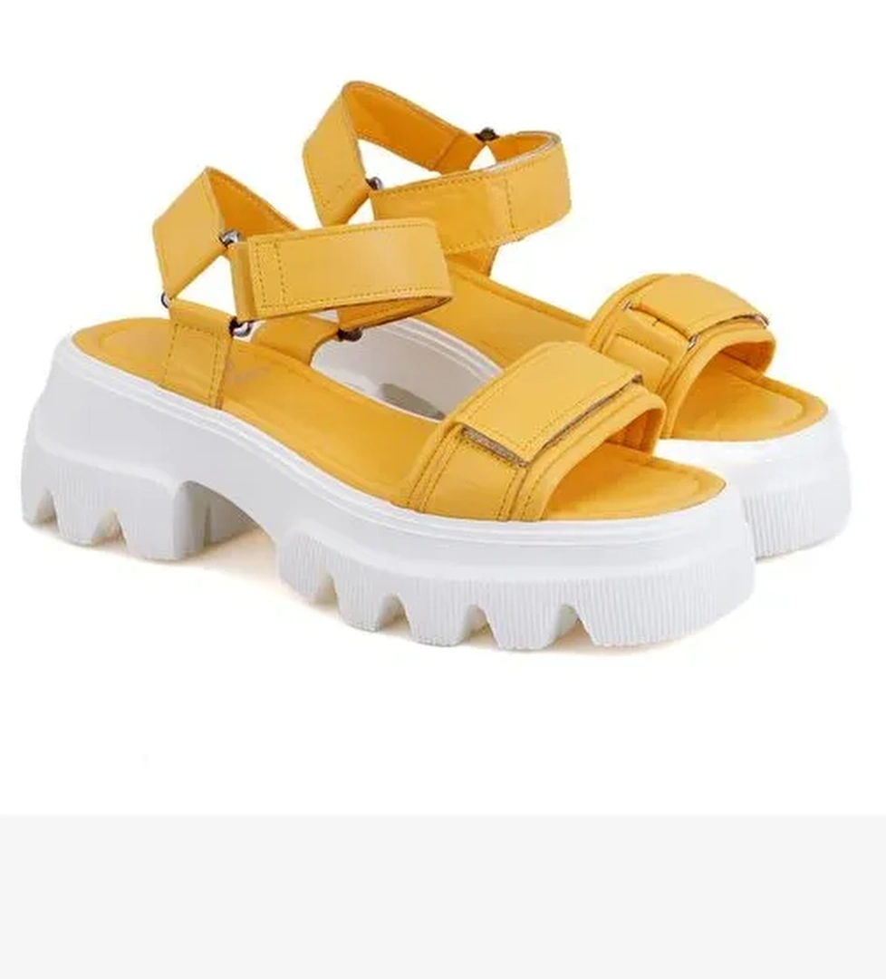 Desa Desa Kadın Sarı Cırt Cırtlı Dolgu Topuklu Sandalet Boyner'de! Sarı - 1. görsel
