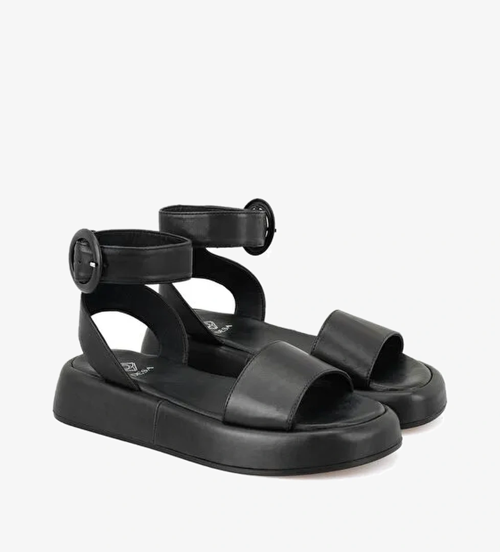 Desa Desa Kadın Siyah Ayarlanabilir Tokalı Deri Sandalet Boyner'de! Siyah - 1. görsel