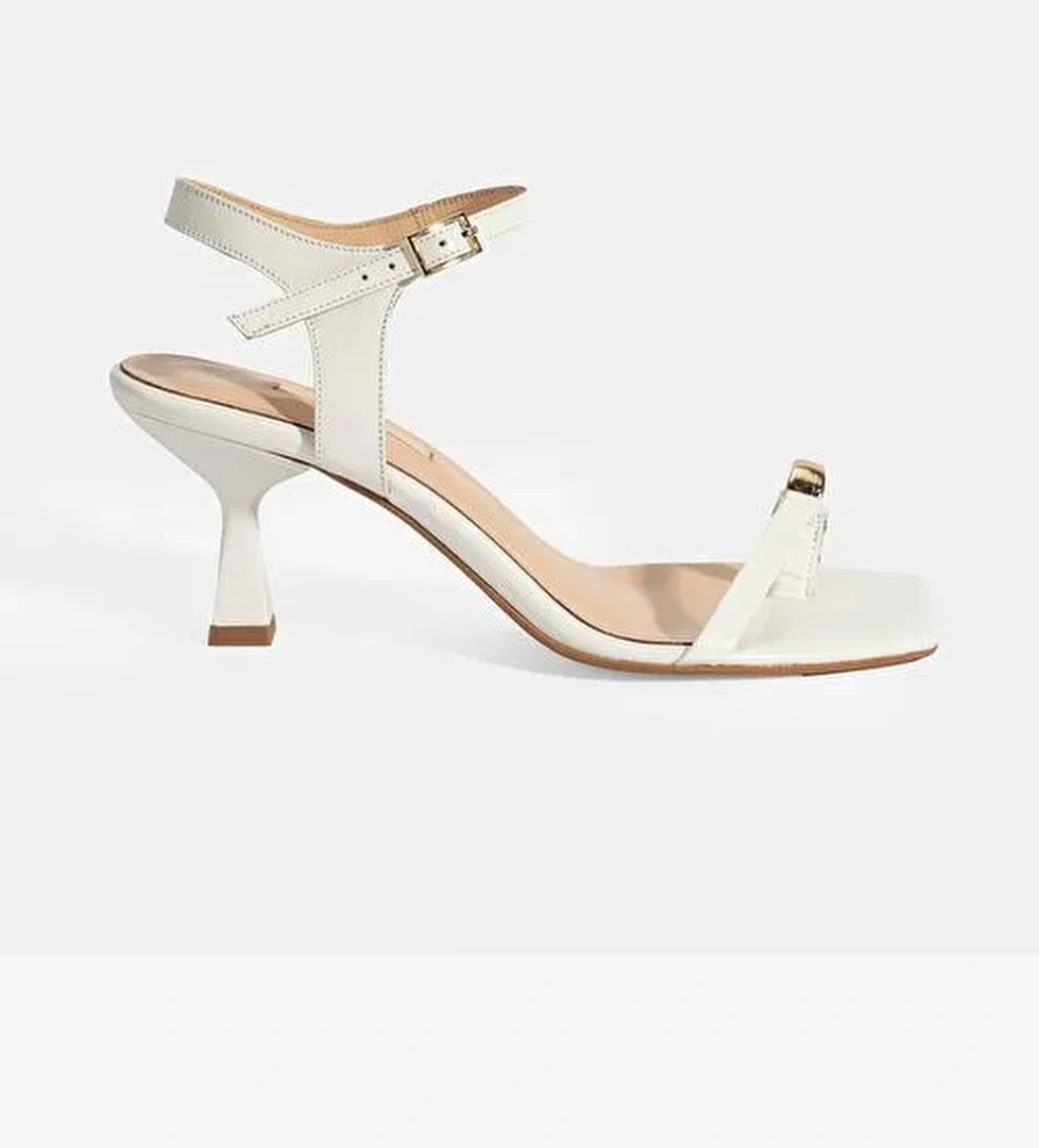 Desa Desa Kadın Beyaz Metal Aksesuarlı Parmak Arası Topuklu Ayakkabı Boyner'de! Beyaz - 1. görsel