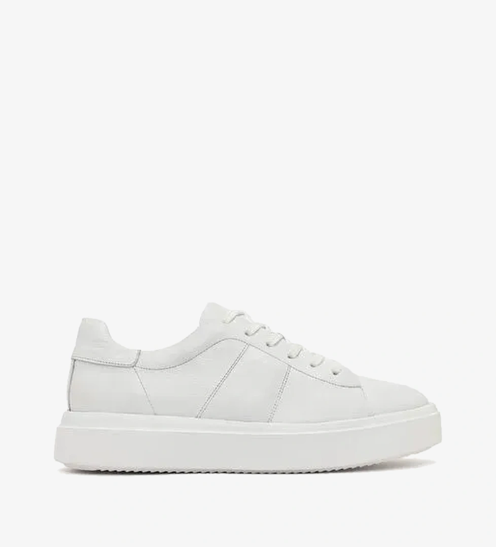 Erkek Beyaz Bağcıklı Kalın Tabanlı Deri Sneaker 26SFD688118