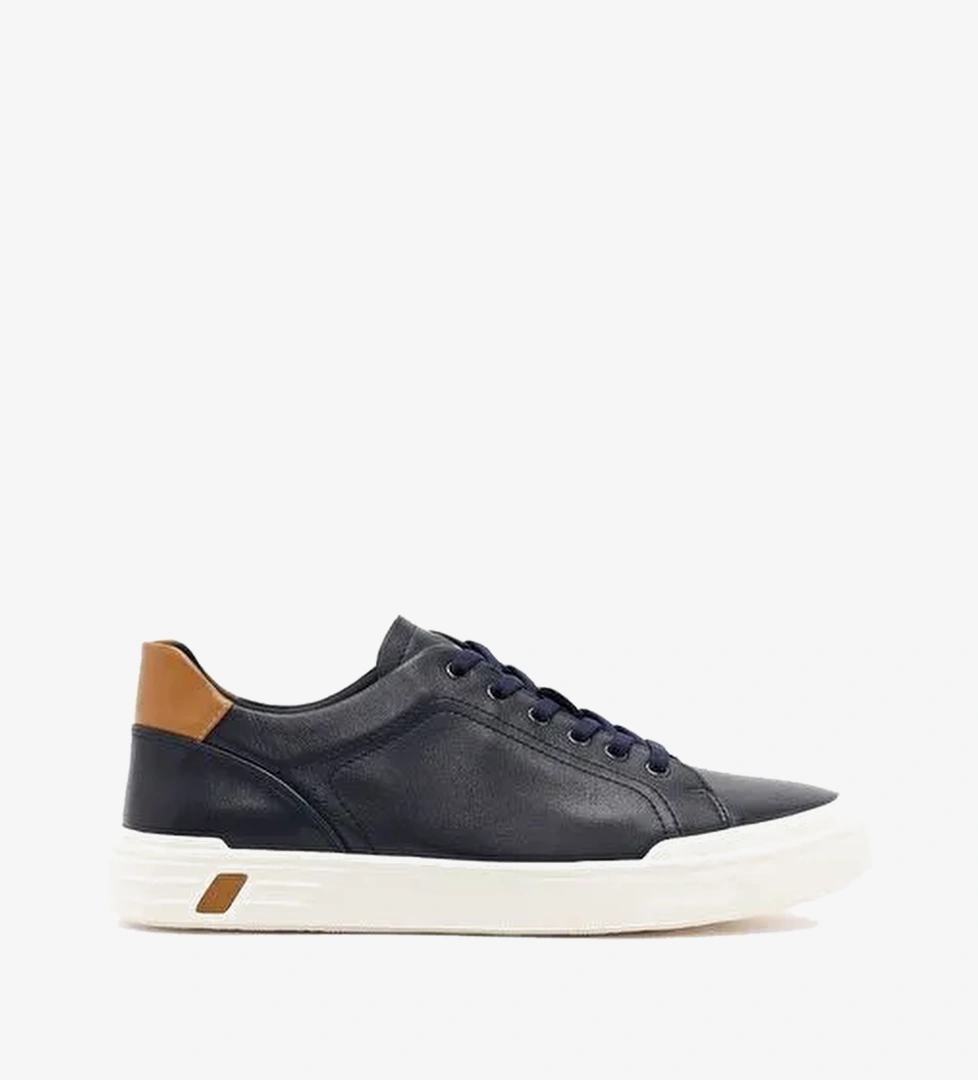 Erkek Lacivert Bağcıklı Kalın Tabanlı Deri Sneaker 26SFD699218