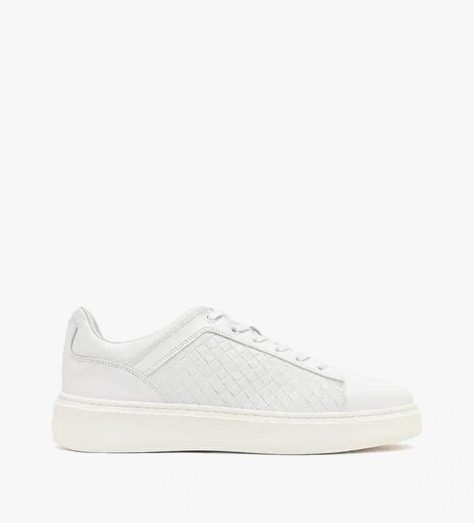 Erkek Beyaz Bağcıklı Kalın Tabanlı Deri Sneaker 26SFD660218