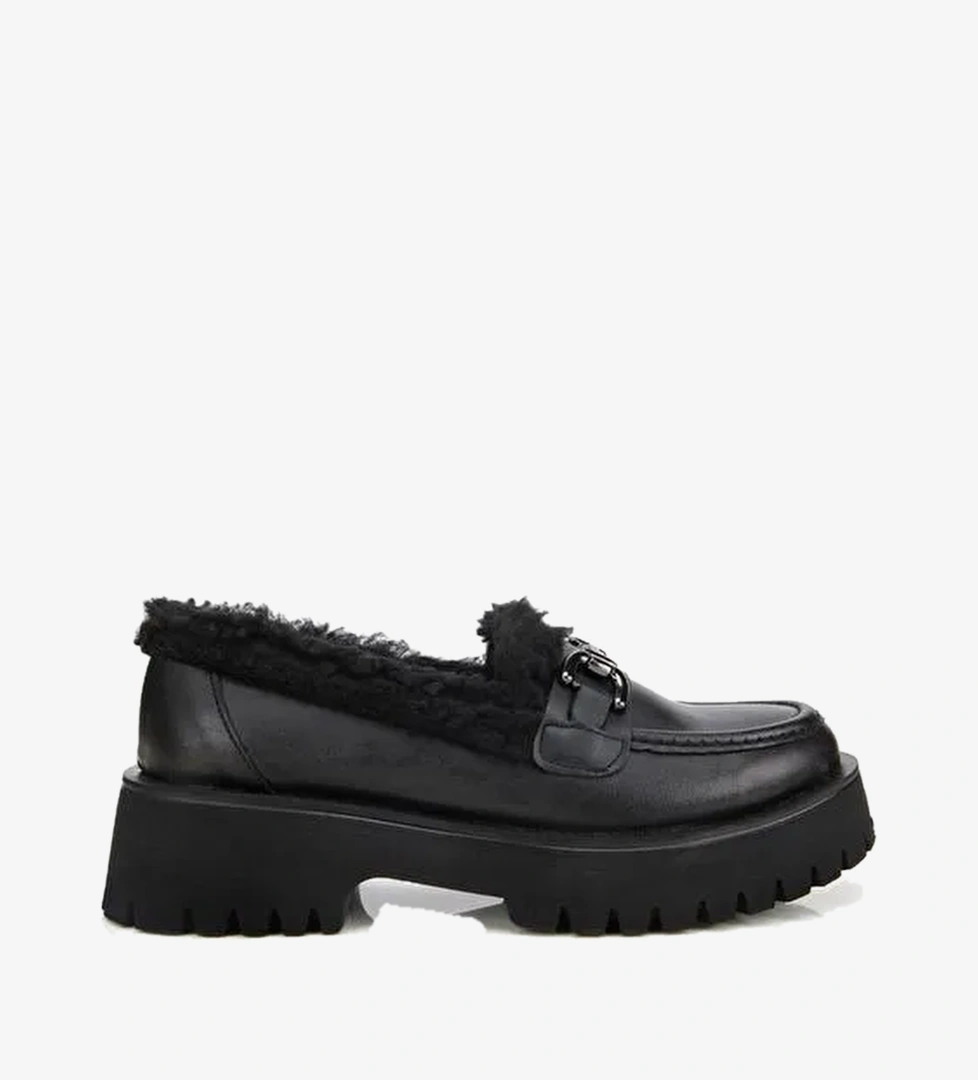 Kadın Siyah Kürklü Tokalı Kalın Tabanlı Günlük Loafer 01AYH314730A100