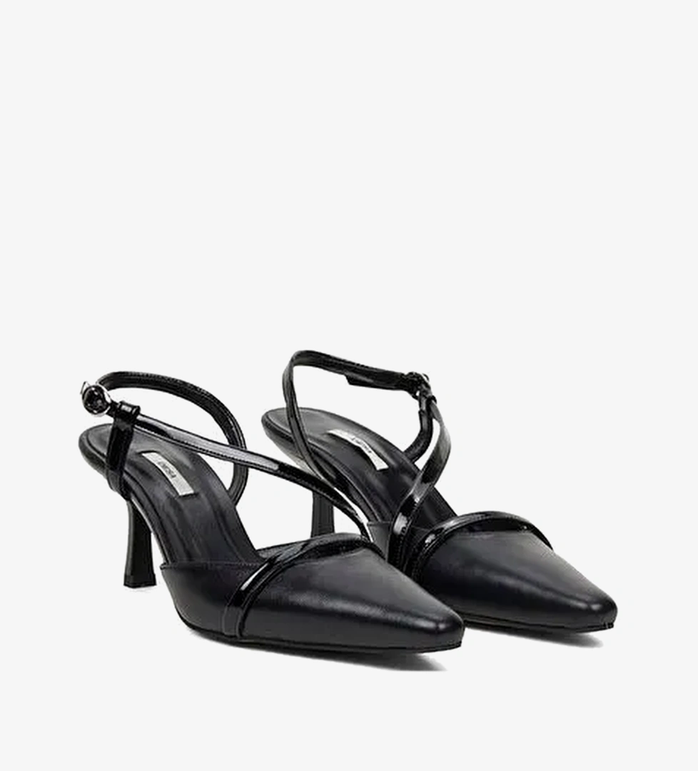 Desa Siyah Desa Slingback Sivri