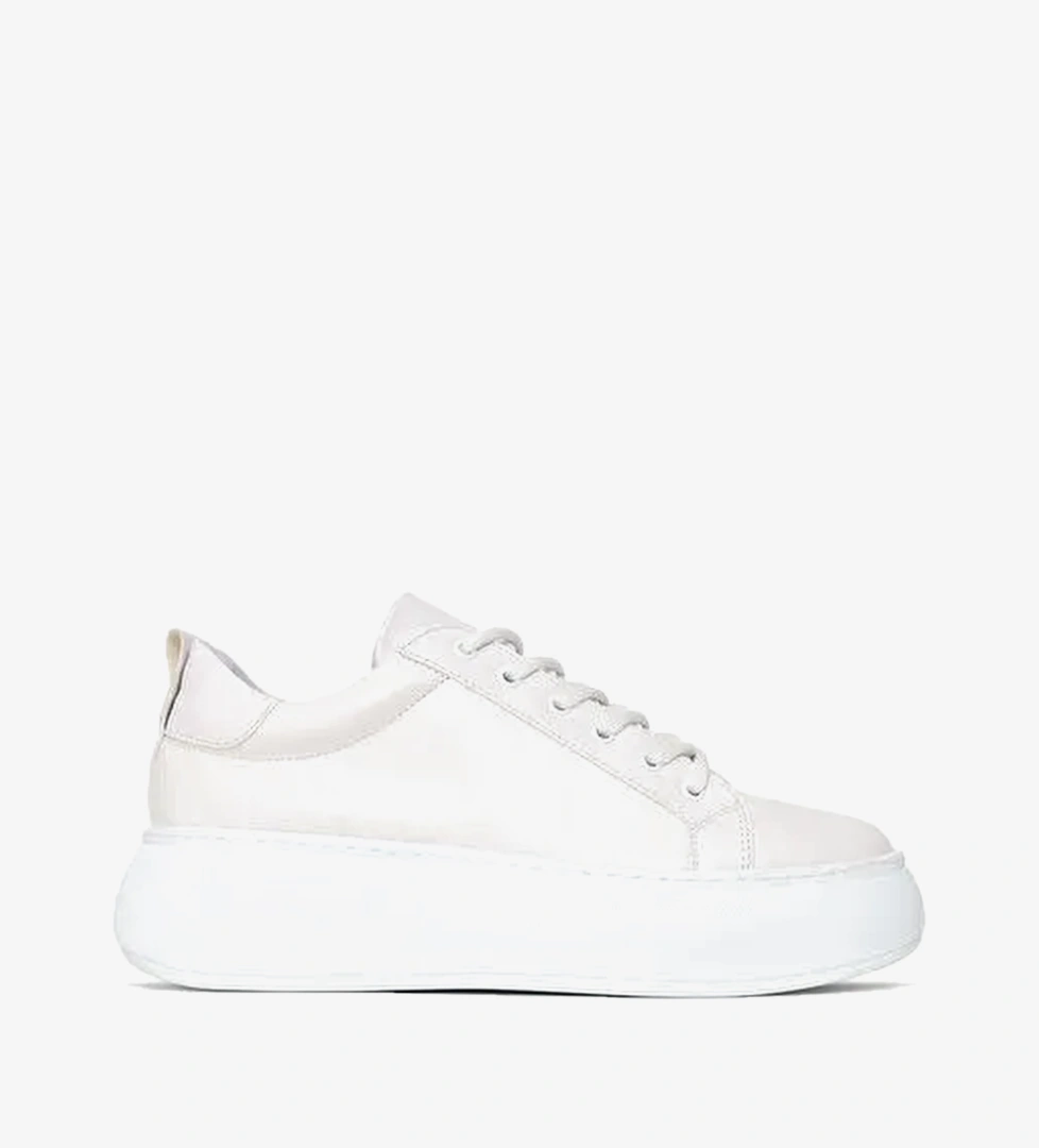 Kadın Beyaz Bağcıklı Kalın Tabanlı Sneaker 26PFE220318