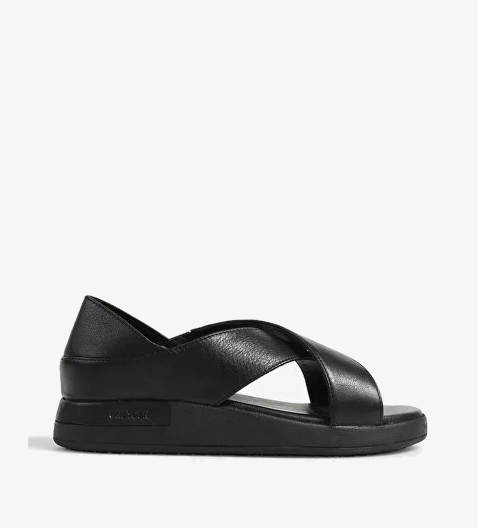 Greyder Greyder Siyah Kadın Deri Sandalet 3Y2FS32270 model görseli