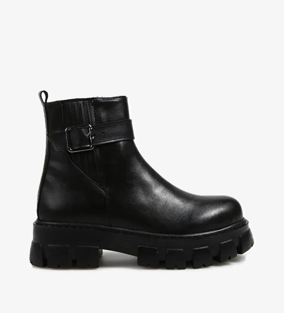 F By Fabrika F By Fabrika Siyah Kadın Bot ZIMOREAN model görseli