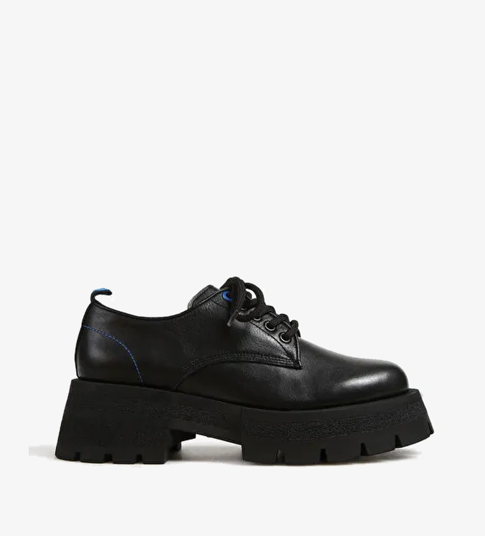 Divarese Divarese Siyah Kadın Deri Düz Ayakkabı 510-002 model görseli