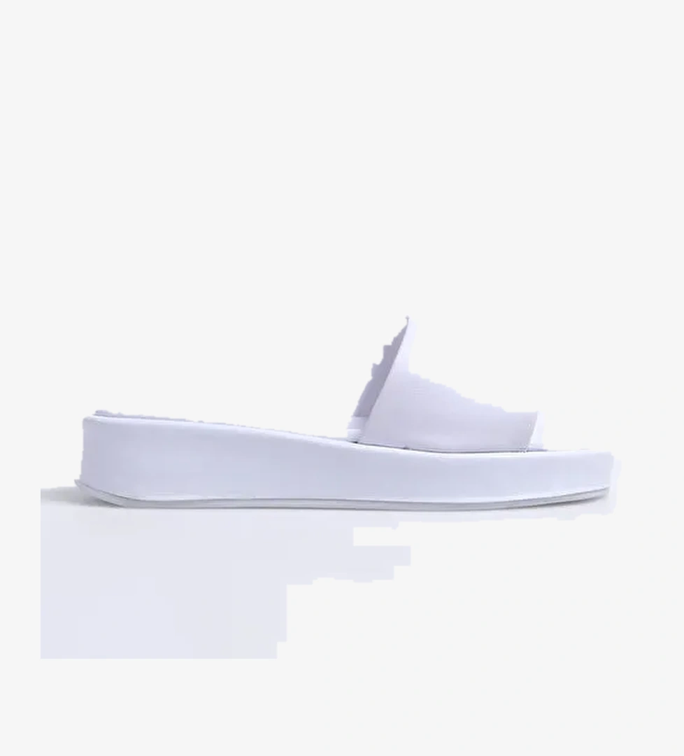 Fabrika Fabrika Beyaz Kadın Terlik AYODEL model görseli