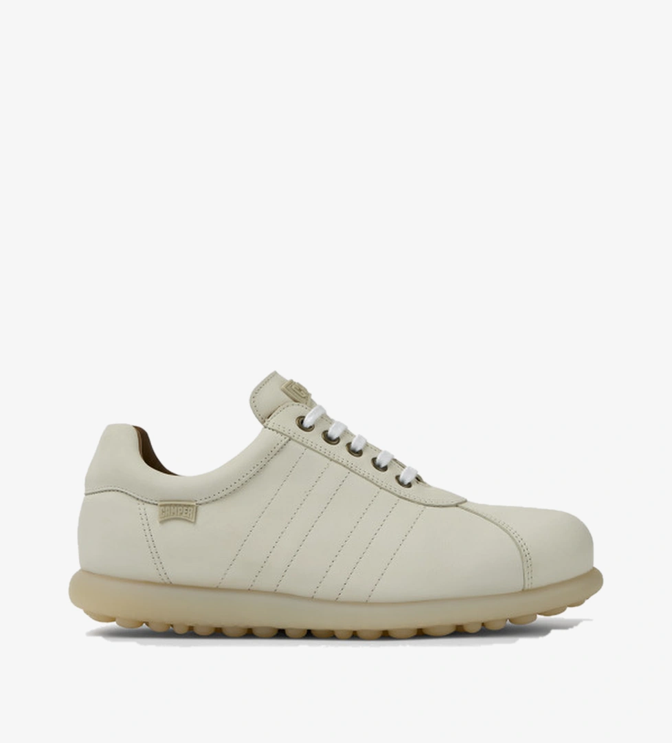 Beyaz Camper Pelotas
