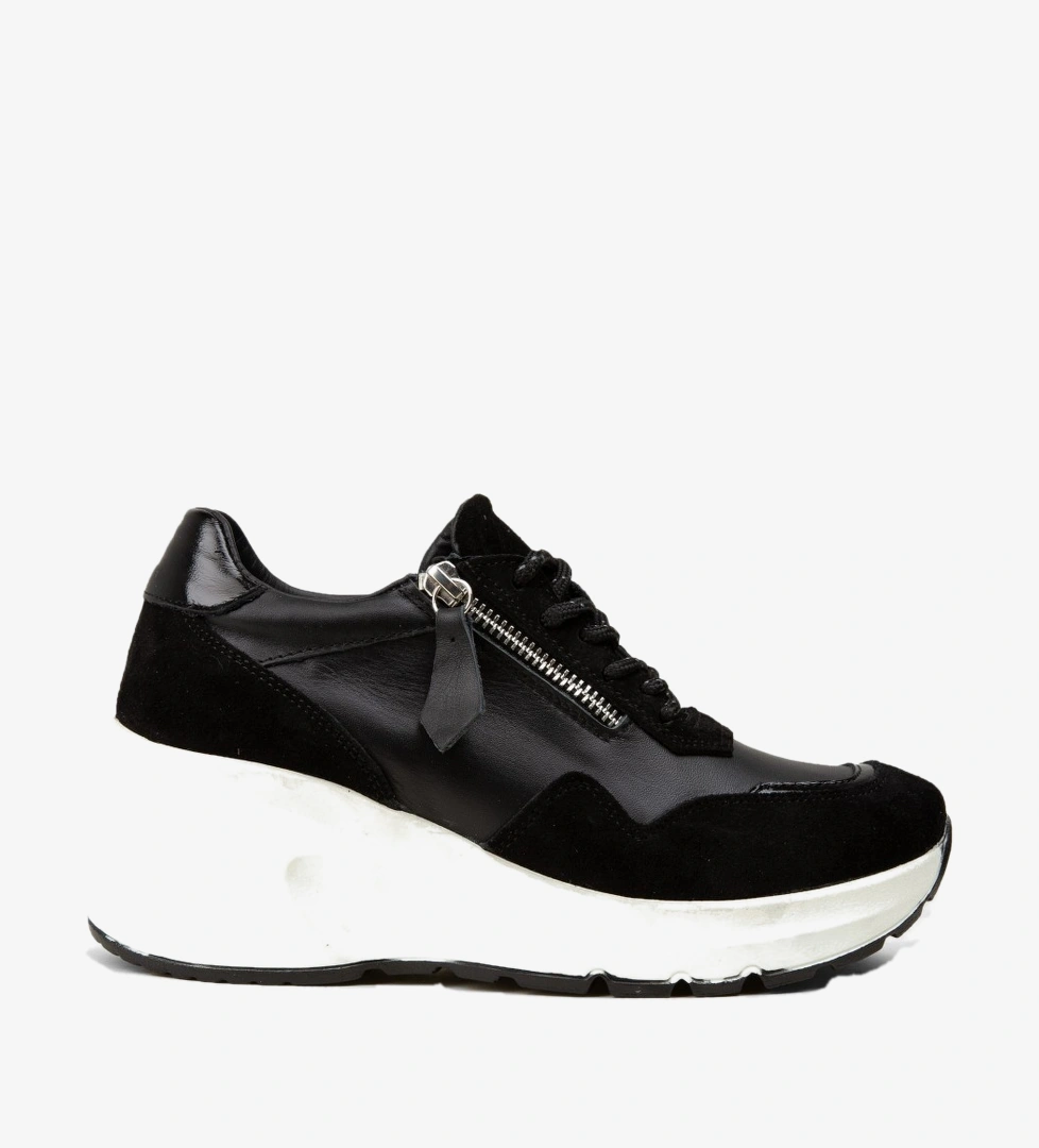 Sneaker