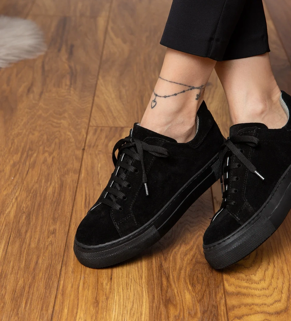 Sneaker