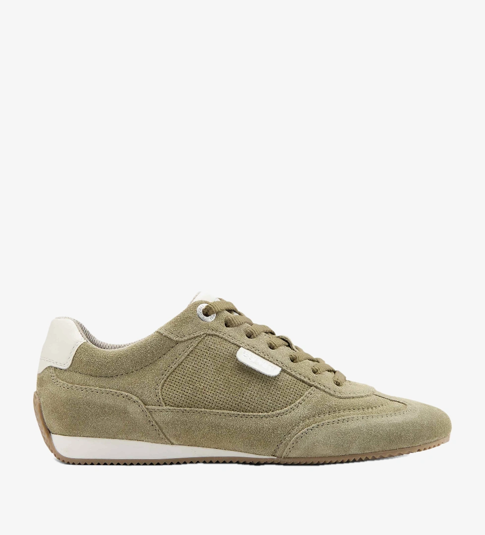 Sneaker